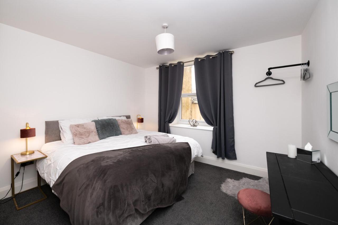 The Croston Balcony Apartment- Morecambe Central Promenade, Beach Front And Sea Views ภายนอก รูปภาพ